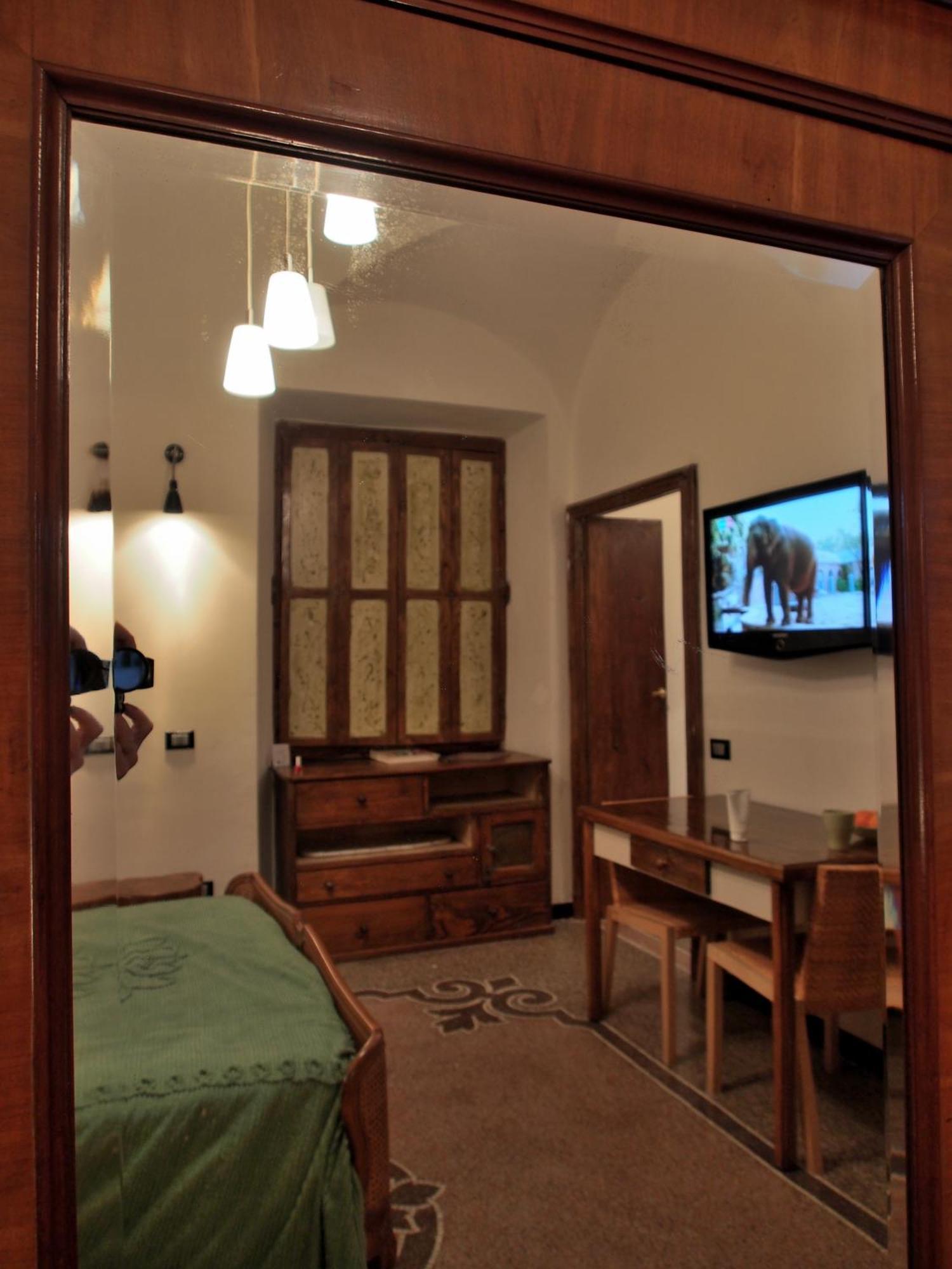 Lovingenoa Old Stone Apartment Стая снимка